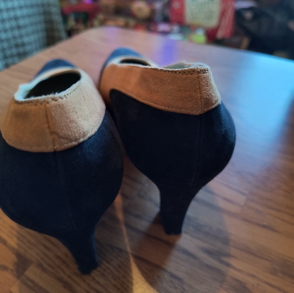 Vintage 80s Suede Pump Blue and Tan Made in Spain Size 9 - Picture 15 of 15